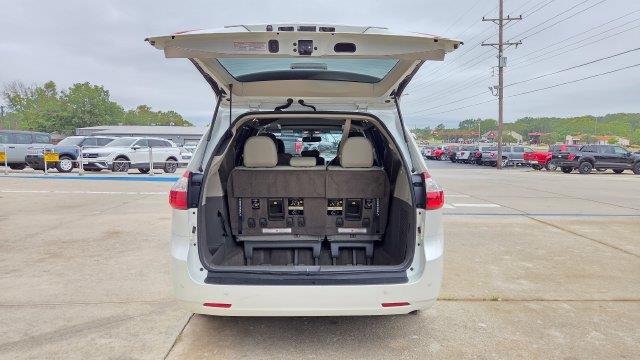 2017 Toyota Sienna - $26,501