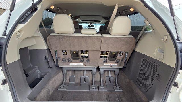 2017 Toyota Sienna - $26,501