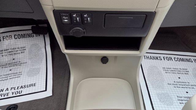 2017 Toyota Sienna - $26,501