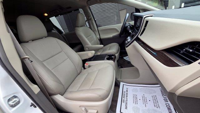 2017 Toyota Sienna - $26,501