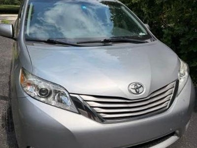 2017 Toyota Sienna XLE 7-Passenger Auto Access Seat 4DR Mini-Van