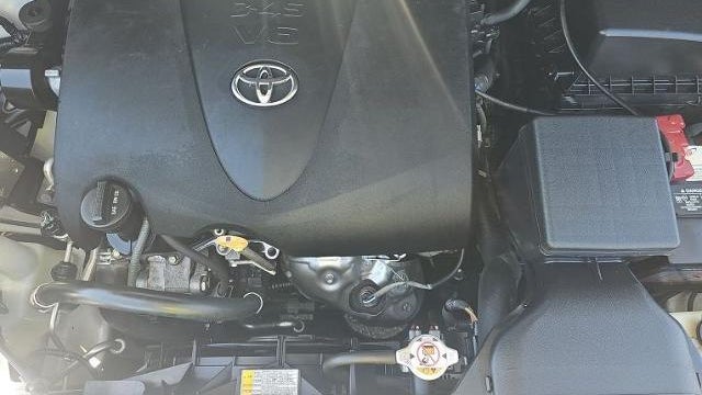 2018 Toyota Sienna XLE 7-Passenger Auto Access Seat