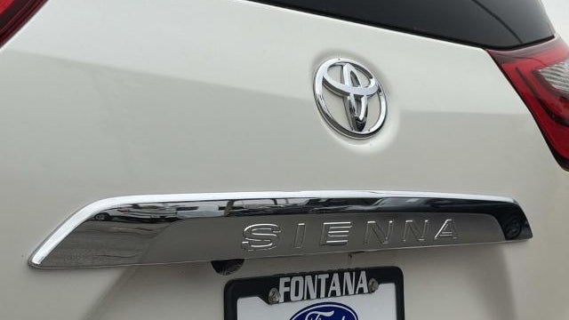 2018 Toyota Sienna XLE 7-Passenger Auto Access Seat