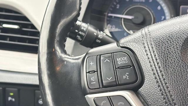 2018 Toyota Sienna XLE 7-Passenger Auto Access Seat