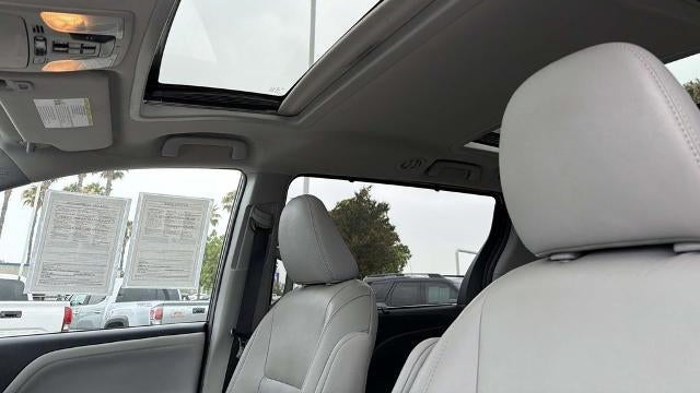 2018 Toyota Sienna XLE 7-Passenger Auto Access Seat