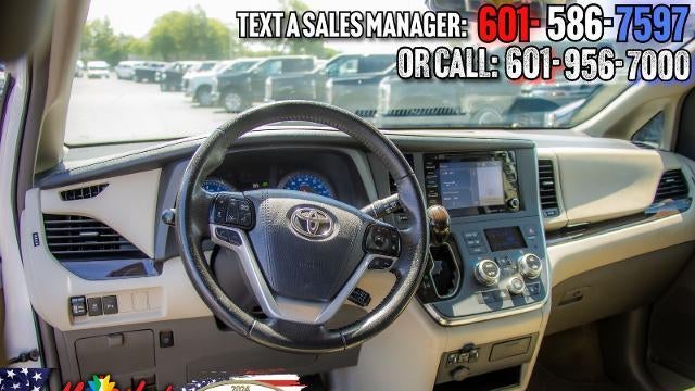 2019 Toyota Sienna XLE 7-Passenger Auto Access Seat