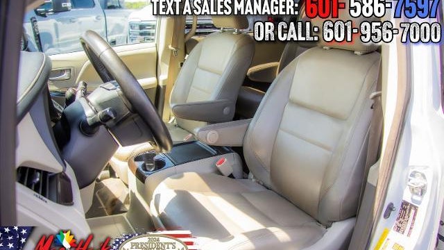2019 Toyota Sienna XLE 7-Passenger Auto Access Seat
