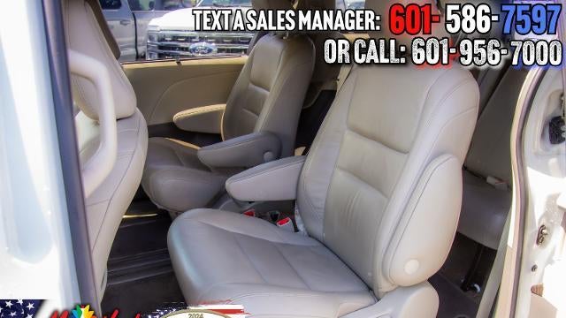 2019 Toyota Sienna XLE 7-Passenger Auto Access Seat