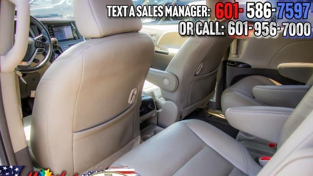 2019 Toyota Sienna XLE 7-Passenger Auto Access Seat