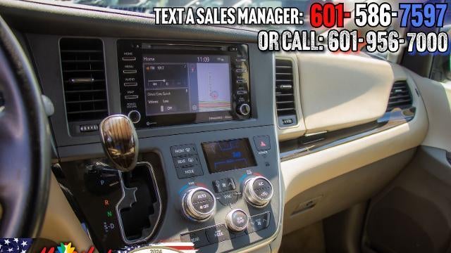 2019 Toyota Sienna XLE 7-Passenger Auto Access Seat