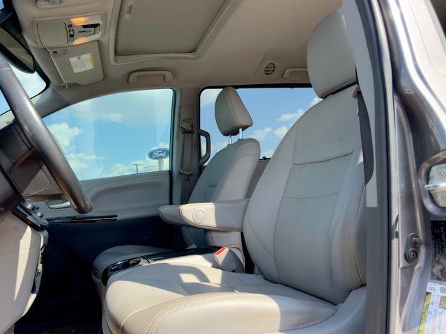 2019 Toyota Sienna - $26,473