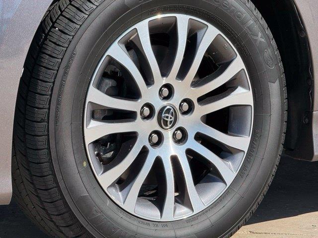 2019 Toyota Sienna - $26,473