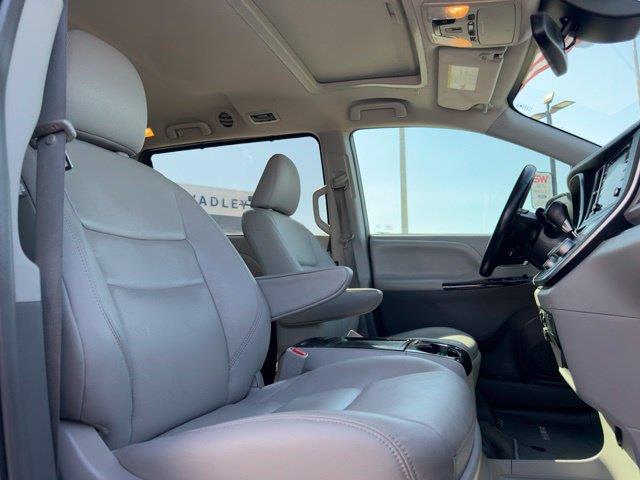 2019 Toyota Sienna - $26,473