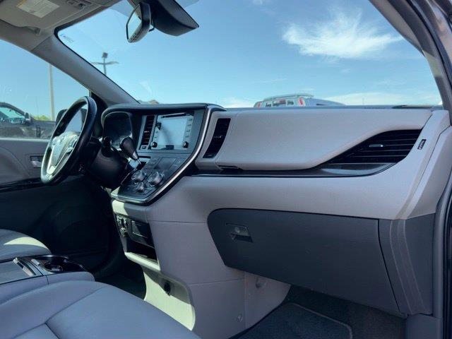 2019 Toyota Sienna - $26,473