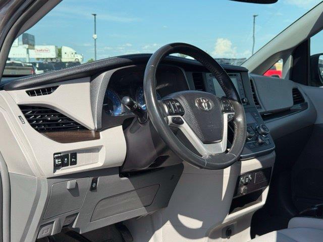 2019 Toyota Sienna - $26,473