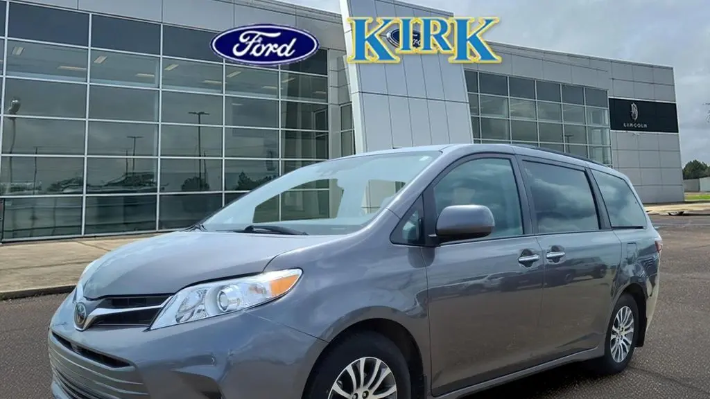 Preowned 2020 Toyota Sienna XLE 7-Passenger Auto Access Seat for Sale