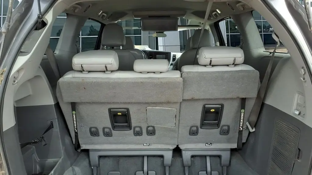2020 Toyota Sienna XLE 7-Passenger Auto Access Seat