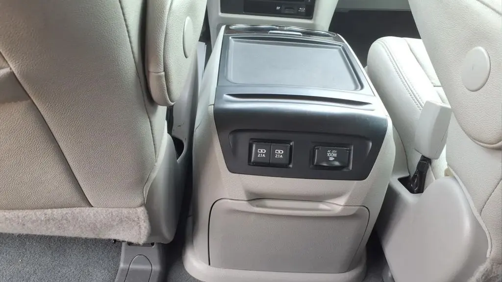 2020 Toyota Sienna XLE 7-Passenger Auto Access Seat