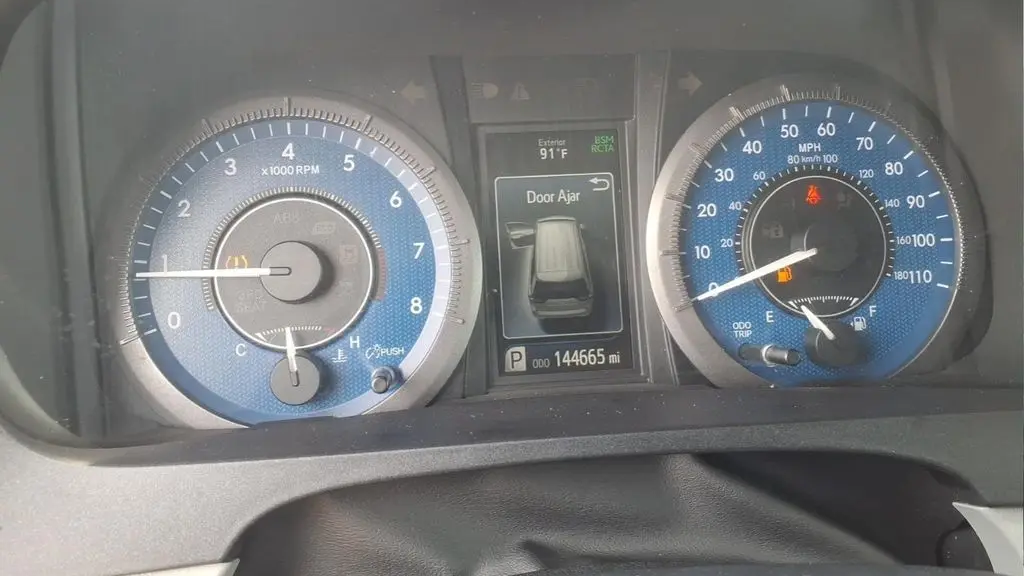 2020 Toyota Sienna XLE 7-Passenger Auto Access Seat