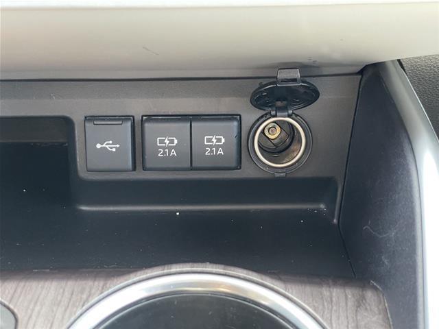 2020 Toyota Highlander - $25,995
