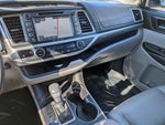 2017 Highlander Thumbnail 23