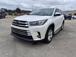2019 Highlander Thumbnail 3
