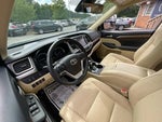 2017 Highlander Thumbnail 13