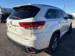 2017 Highlander Thumbnail 5