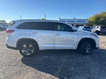 2017 Highlander Thumbnail 6