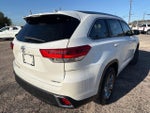 2017 Highlander Thumbnail 34