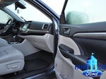 2019 Highlander Thumbnail 17