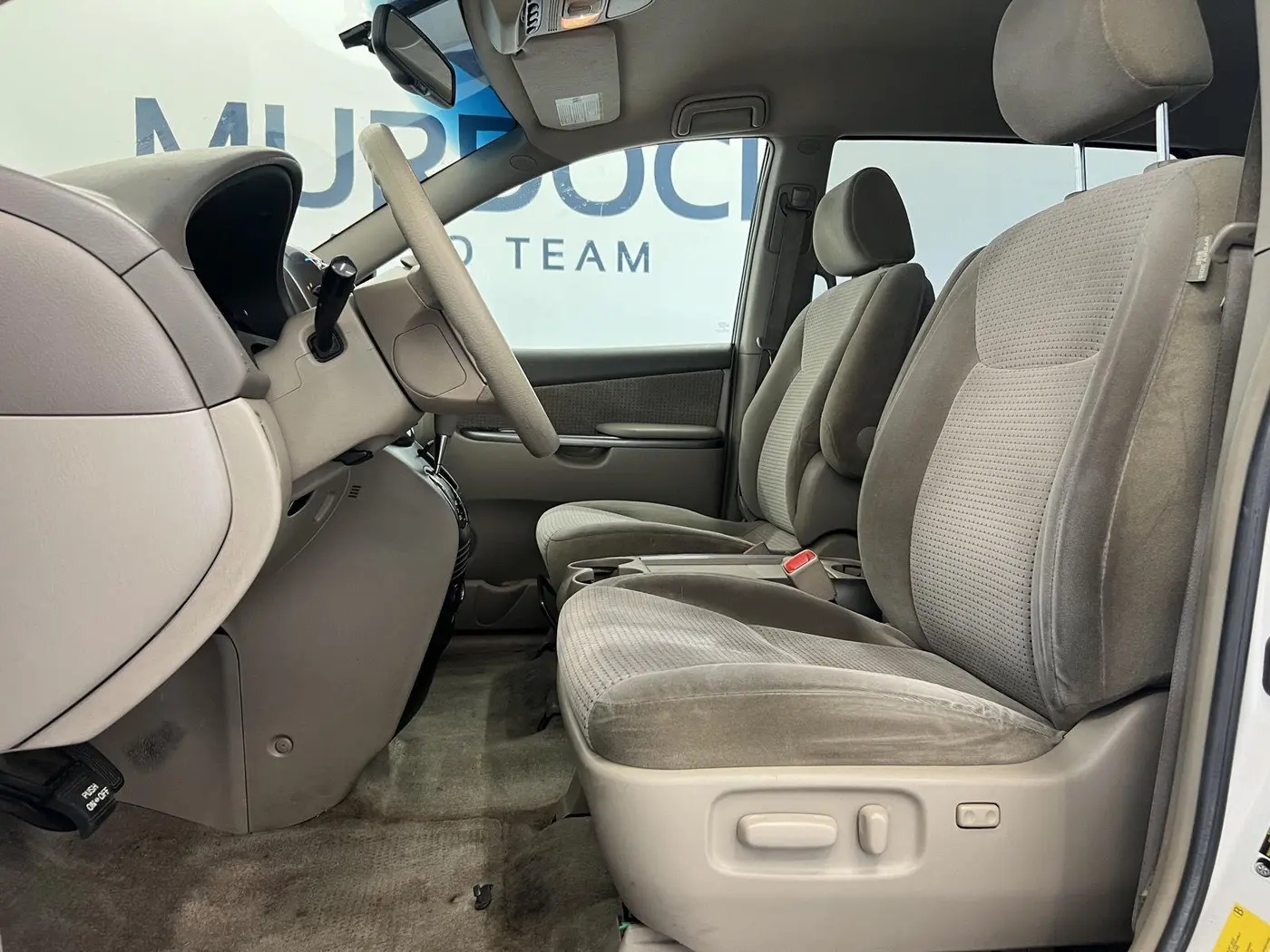 2006 Toyota Sienna - $2,990