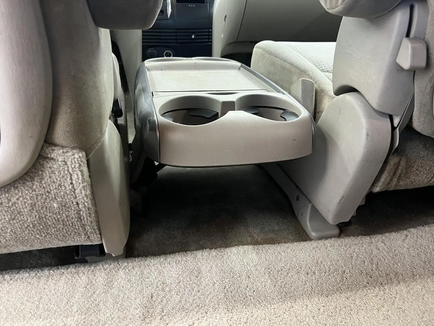 2006 Toyota Sienna - $2,990