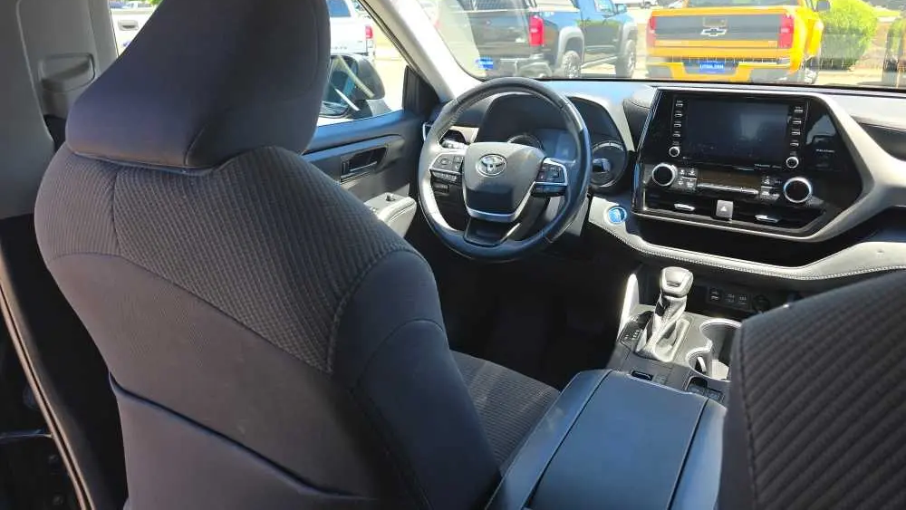 2022 Toyota Highlander Hybrid LE