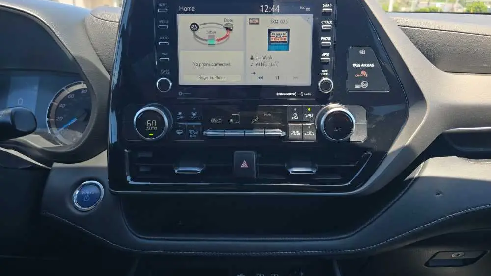 2022 Toyota Highlander Hybrid LE