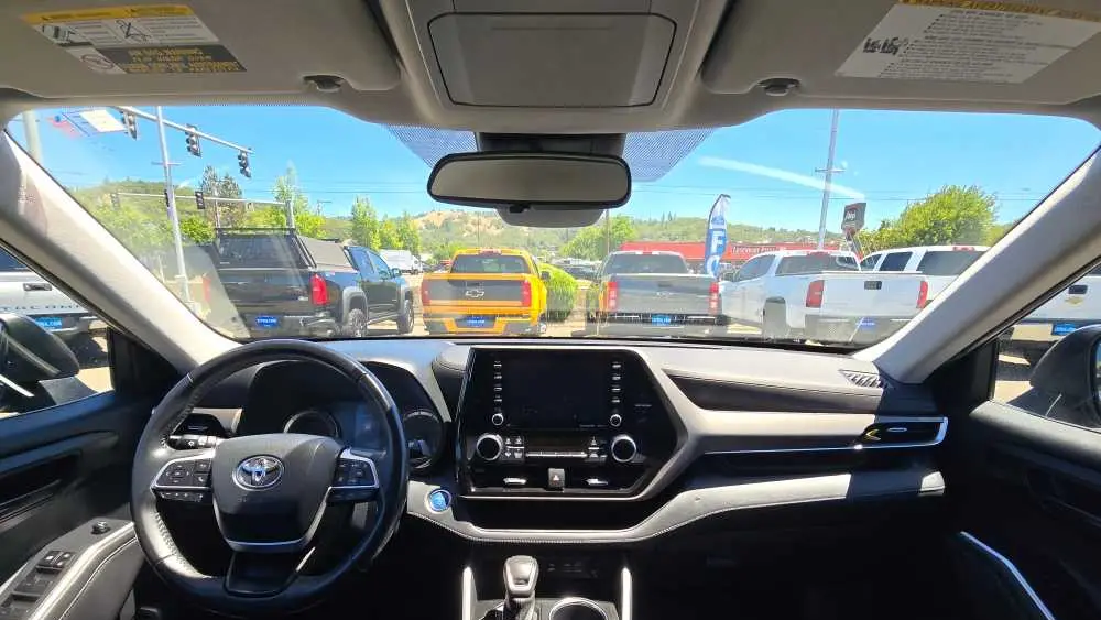 2022 Toyota Highlander Hybrid LE