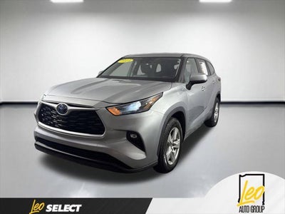 Photo of a 2023 Toyota Highlander Hybrid LE 4DR SUV for sale