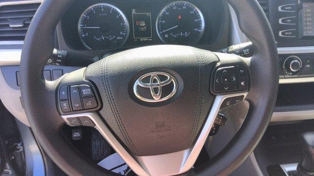 2018 Toyota Highlander LE