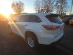 2016 Highlander Thumbnail 6