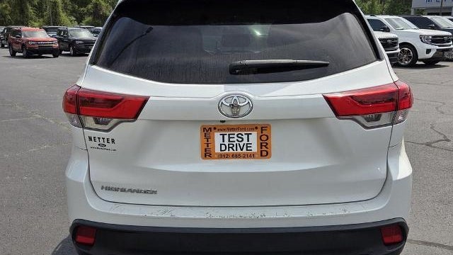 2019 Toyota Highlander LE