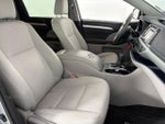 2017 Highlander Thumbnail 29
