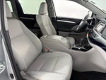 2017 Highlander Thumbnail 28