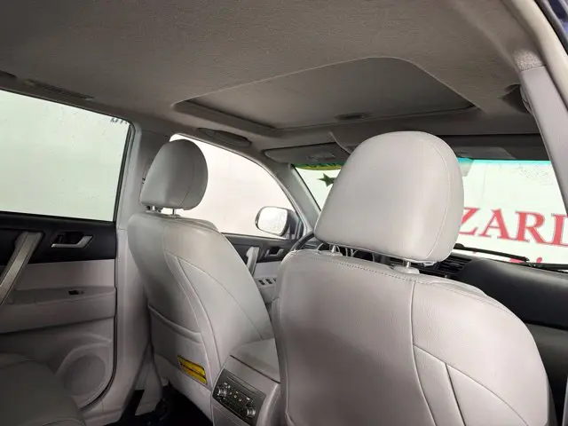 2013 Toyota Highlander - $13,000