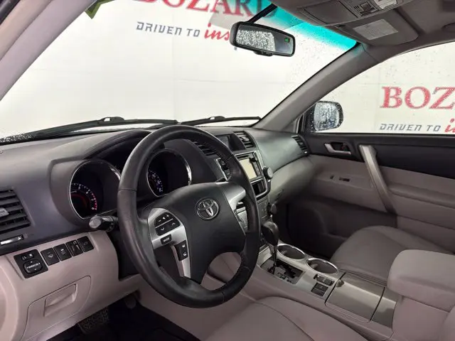 2013 Toyota Highlander - $13,000