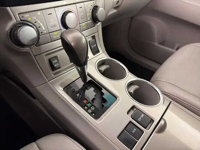 2013 Toyota Highlander - $13,000
