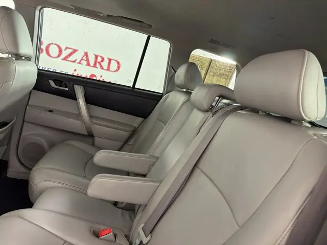2013 Toyota Highlander - $13,000