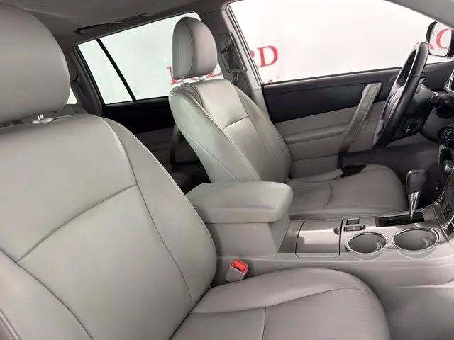 2013 Toyota Highlander - $13,000
