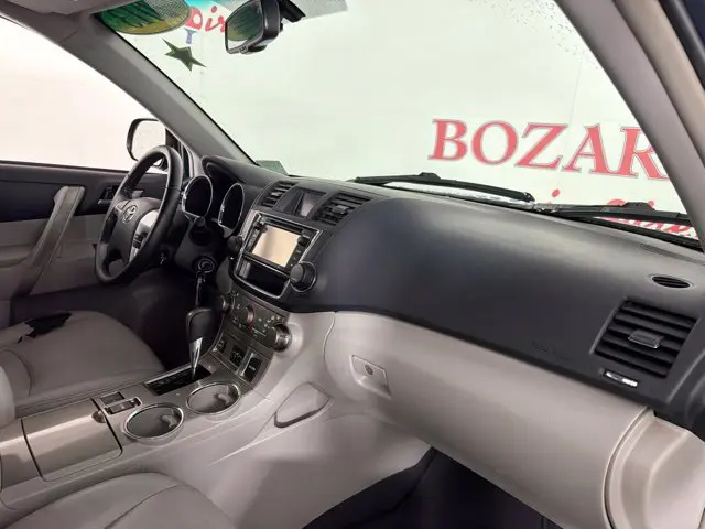 2013 Toyota Highlander - $13,000