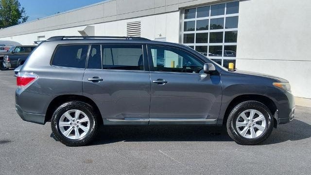 2011 Toyota Highlander SE