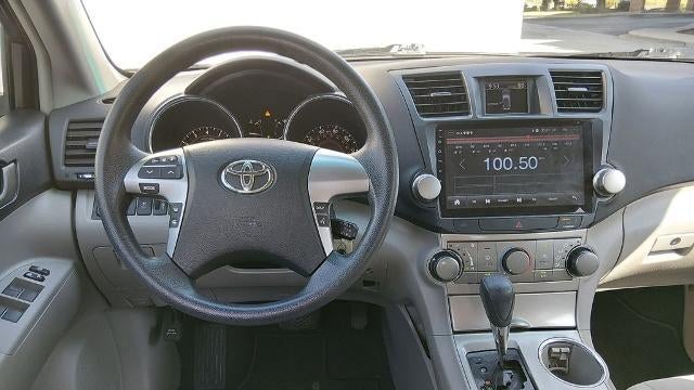 2011 Toyota Highlander SE
